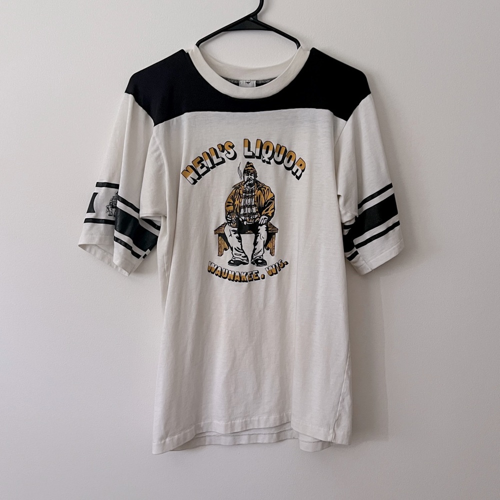 Vintage Men's White and Black Graphic T-Shirt